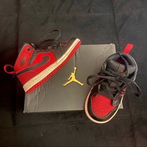 Toddler Air Jordan 1 Mid (Black/Red) - Size 7